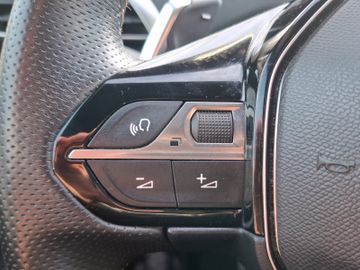 Peugeot 5008 GT 1.5 BlueHDi 130 Kam.+KeyLess+LED+Navi+LM