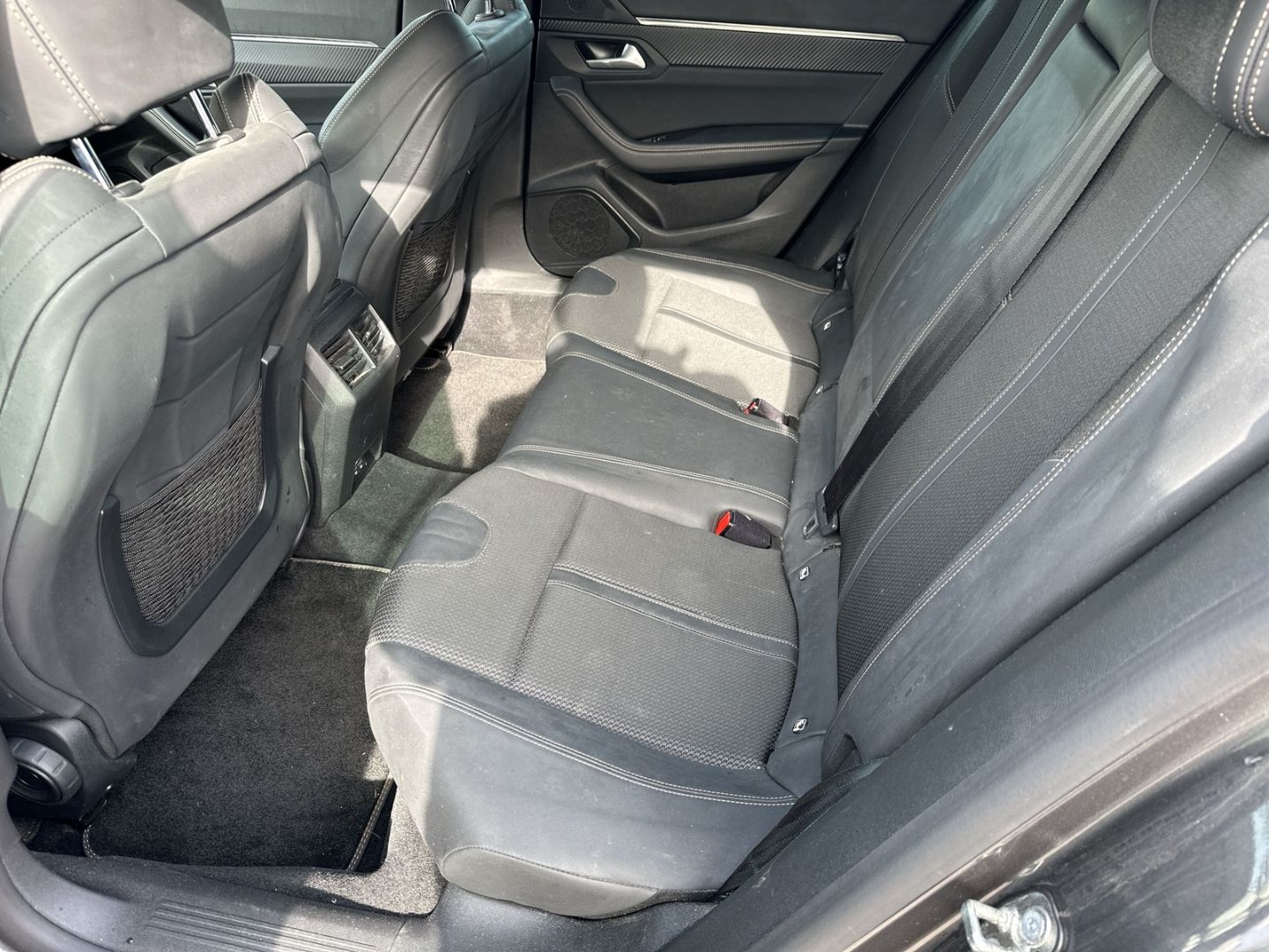 Fahrzeugabbildung Peugeot 508 SW Hybrid 225 Allure Sportpaket El. Panodach