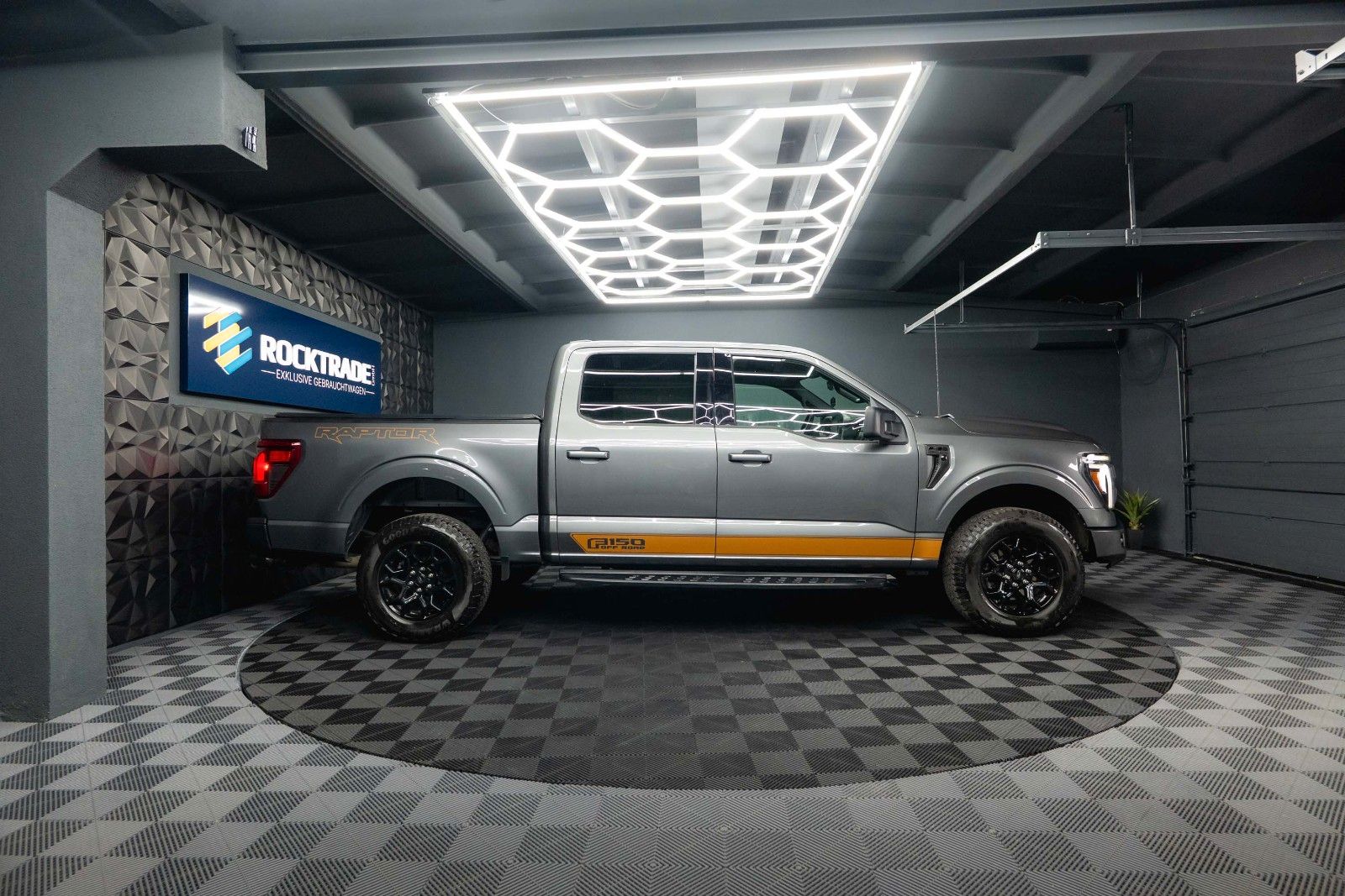 Fahrzeugabbildung Ford F150 5.0L V8 4x4 Offroad SuperCrew RAPTOR 19%