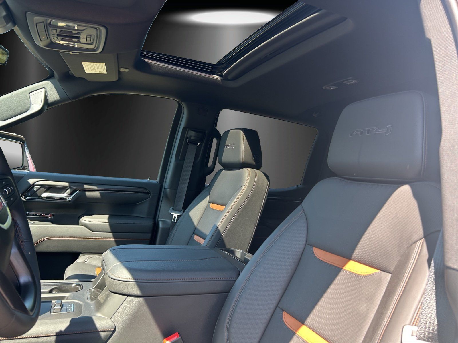 Fahrzeugabbildung GMC Sierra 1500 AT4 Crew Cab Short Bed AHK/LED/SHD/