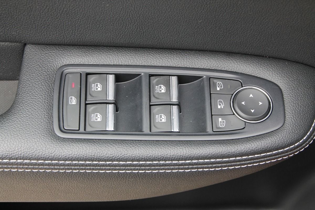 Fahrzeugabbildung Renault Arkana INTENS TCe 140 EDC