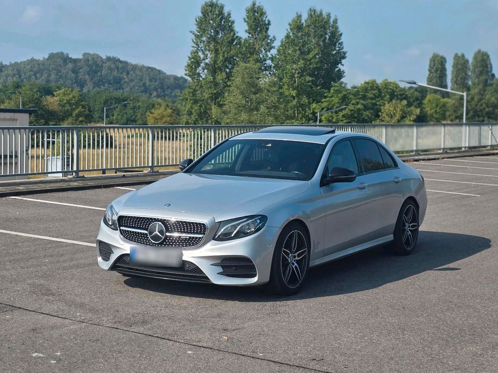Image of Mercedes-Benz E 220