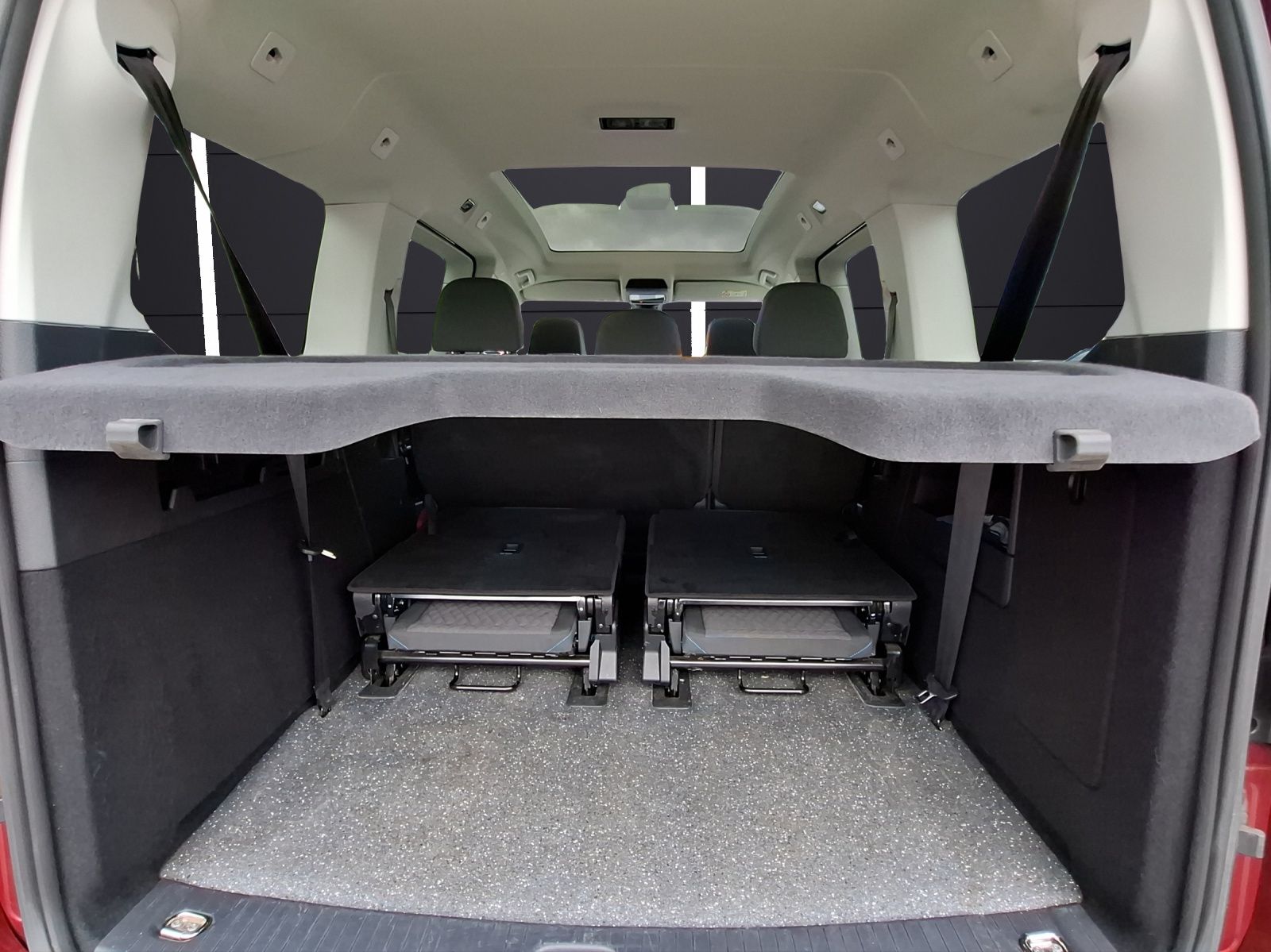 Fahrzeugabbildung Volkswagen Caddy TSI Maxi Move DSG 7-Si LED Navi AID Pano A
