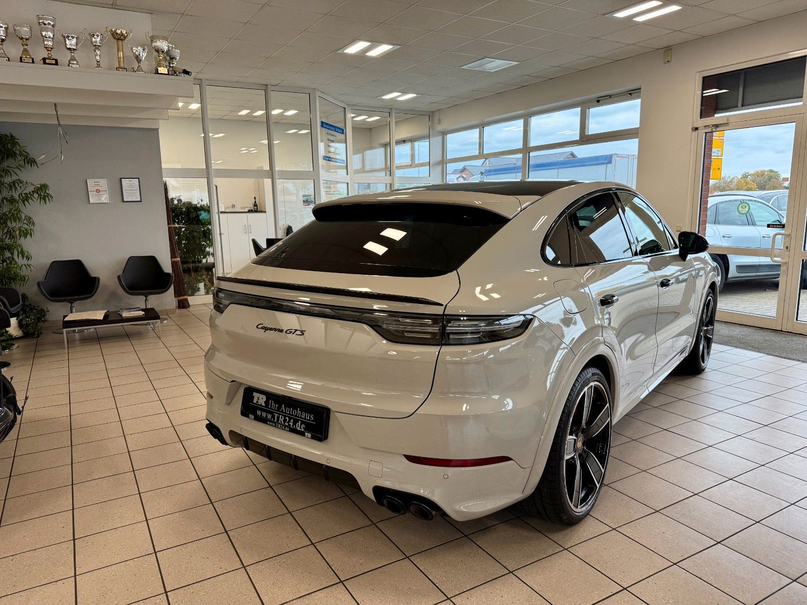 Fahrzeugabbildung Porsche Cayenne Coupe GTS AHK/ACC/HeadUp/22Zoll