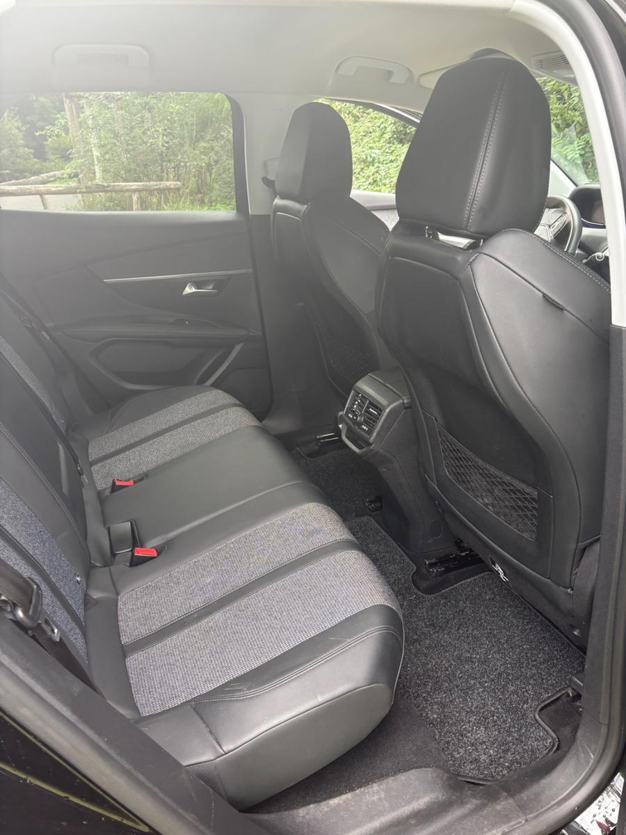 Peugeot 3008 Allure PureTech 130 .  Top gepflegt 