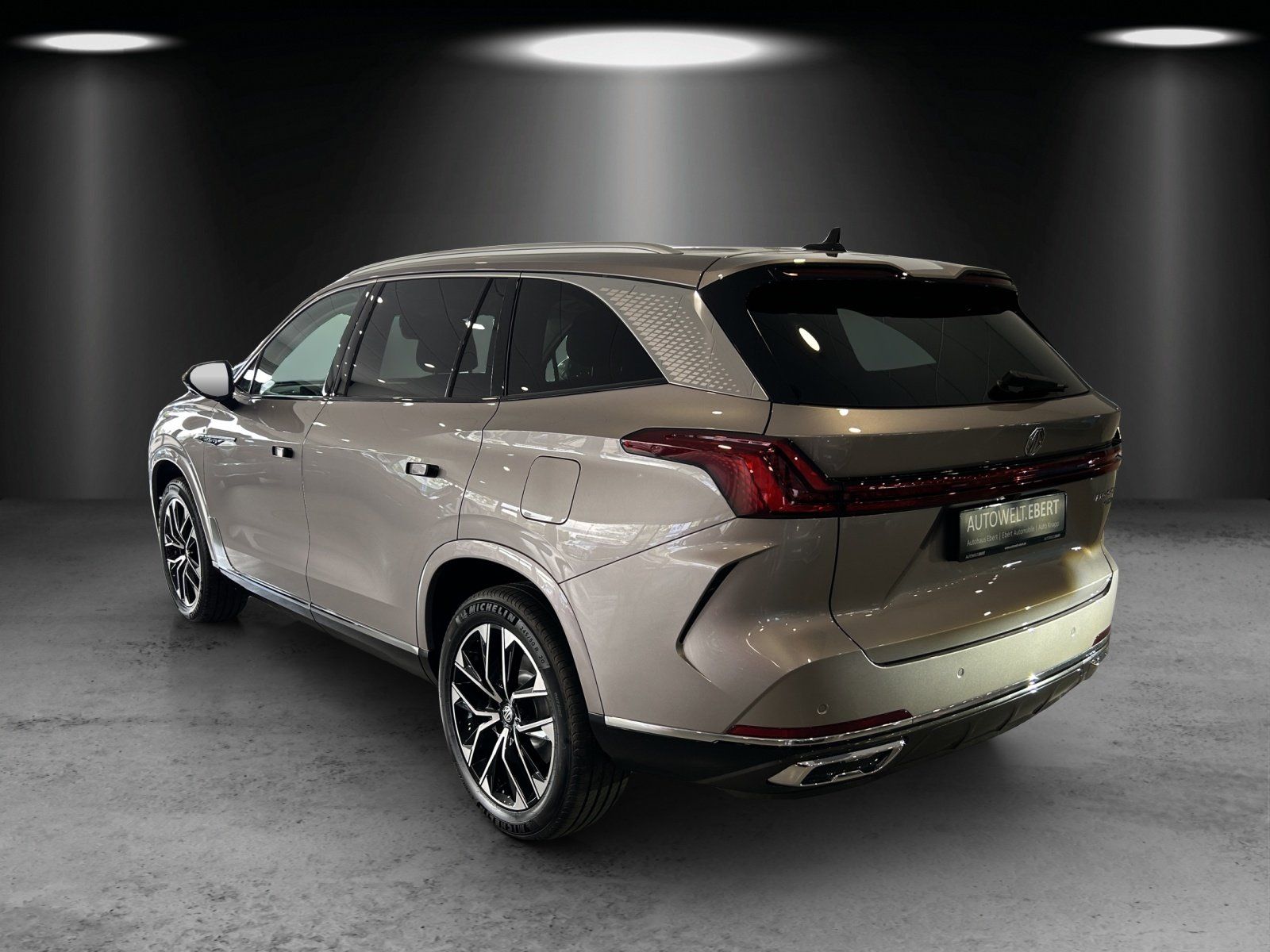 Fahrzeugabbildung MG MG S9 PHEV Luxury 7 Sitzer
