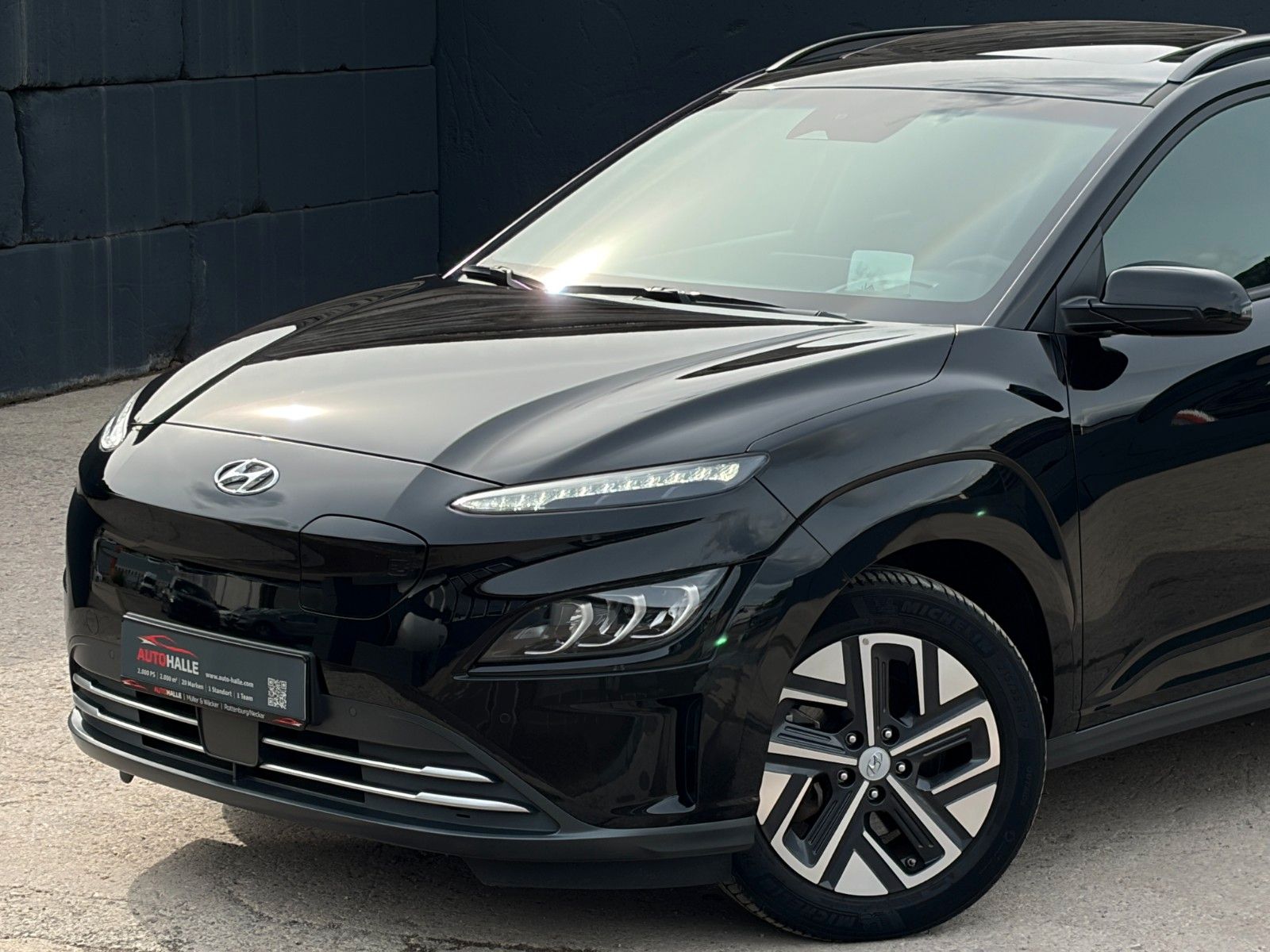 Fahrzeugabbildung Hyundai Kona E Trend 2WD Kamera Schiebedach ACC HuD LHZ