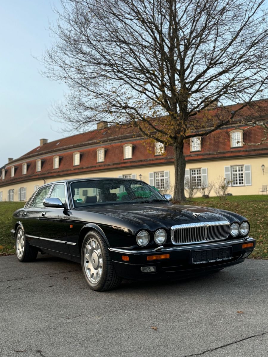 JAGUAR Daimler
