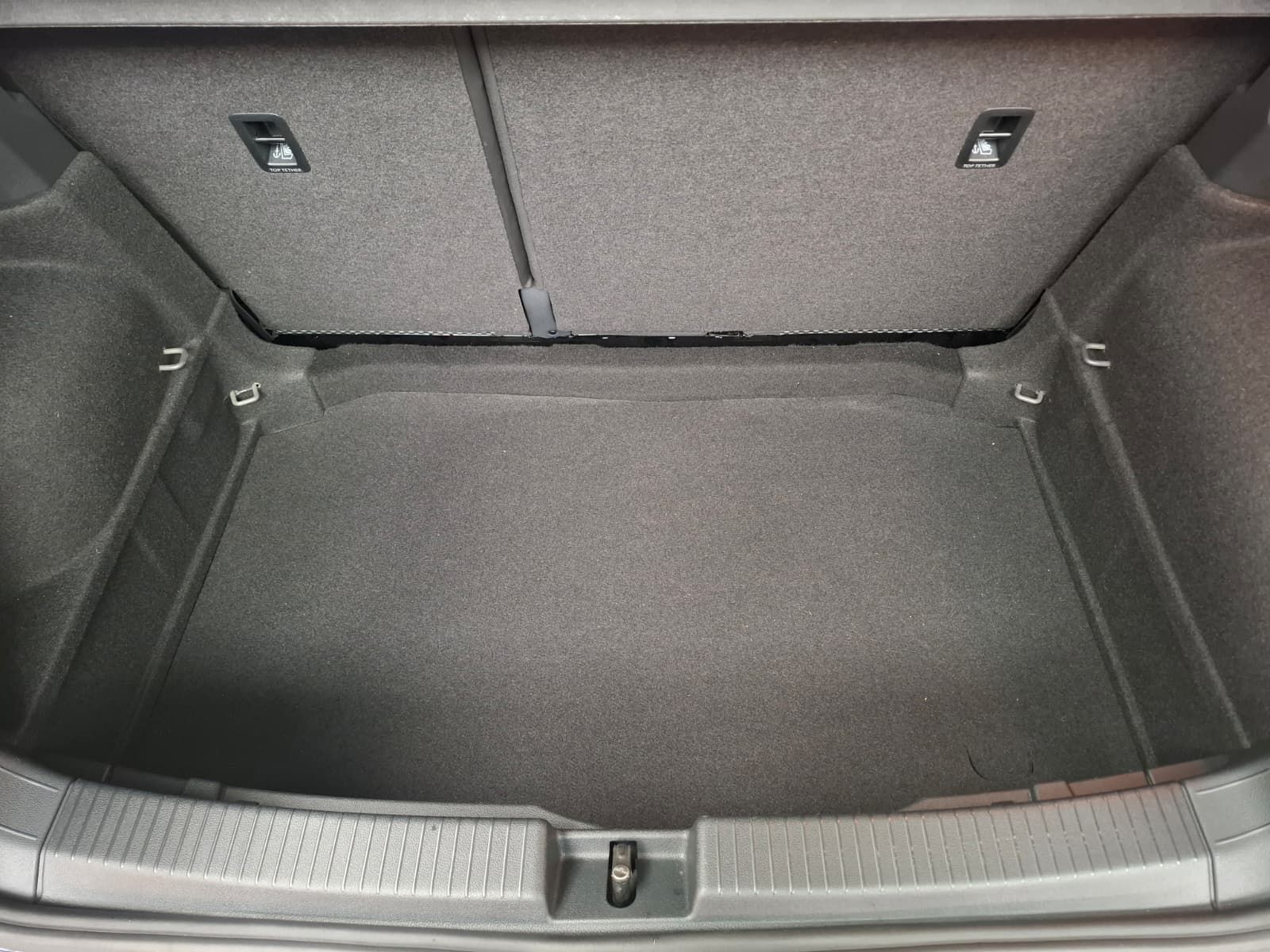 Fahrzeugabbildung Volkswagen T-Cross 1.0 TSI 5-Gang +LED +FrontAss. +LaneAss.