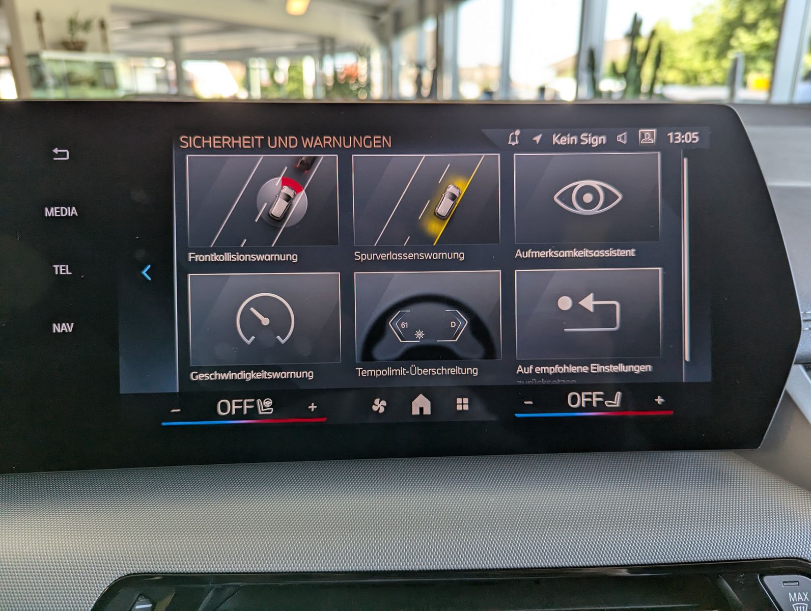 BMW 218 Active Tourer Aut AHK Pano Cam Premium-Paket - Image 28