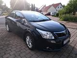 Toyota Avensis  1.8 Benzin limousine - gebrauchte Toyota Avensis aus dem Jahr 2011
