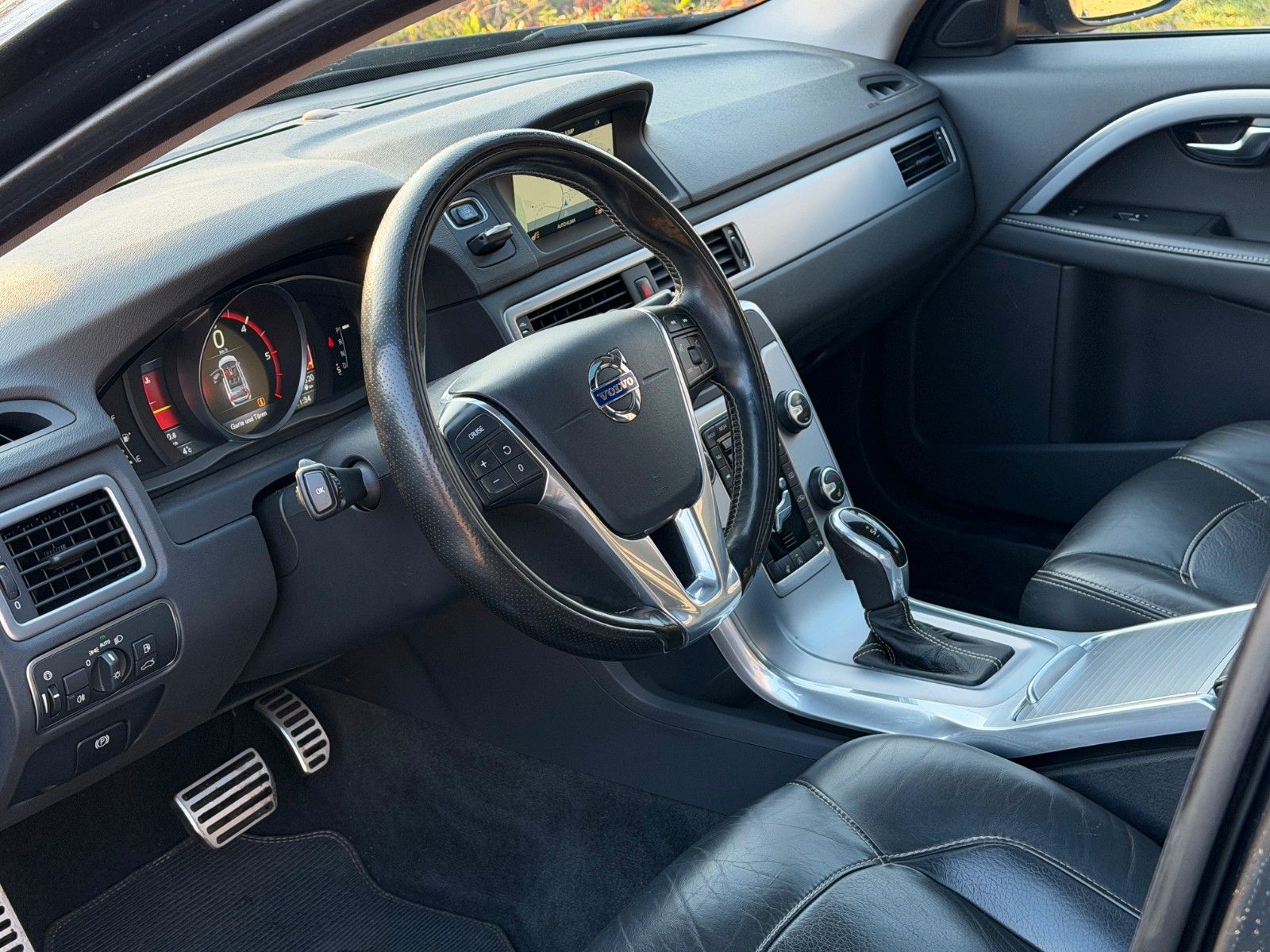 Fahrzeugabbildung Volvo V70 D4 Linje Svart *Allwetter*Bi-Xenon*Standhzg*