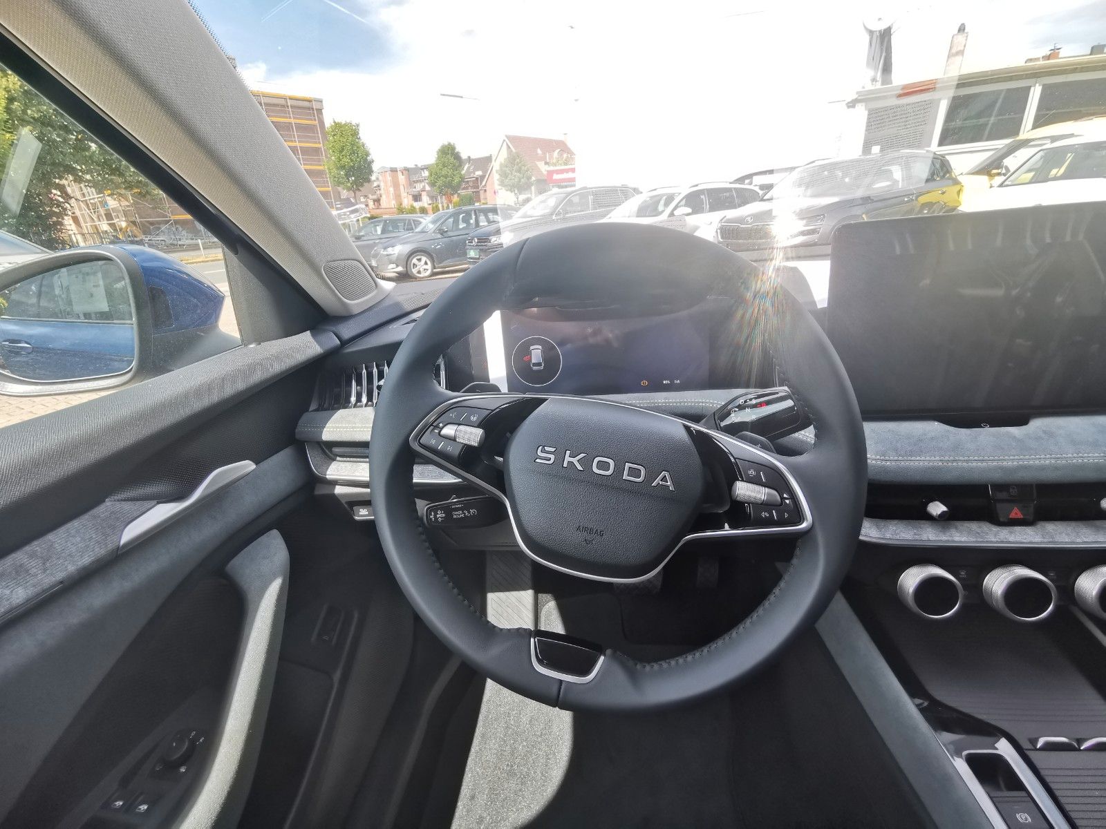 Fahrzeugabbildung SKODA Superb Combi Selection Klima Kamera