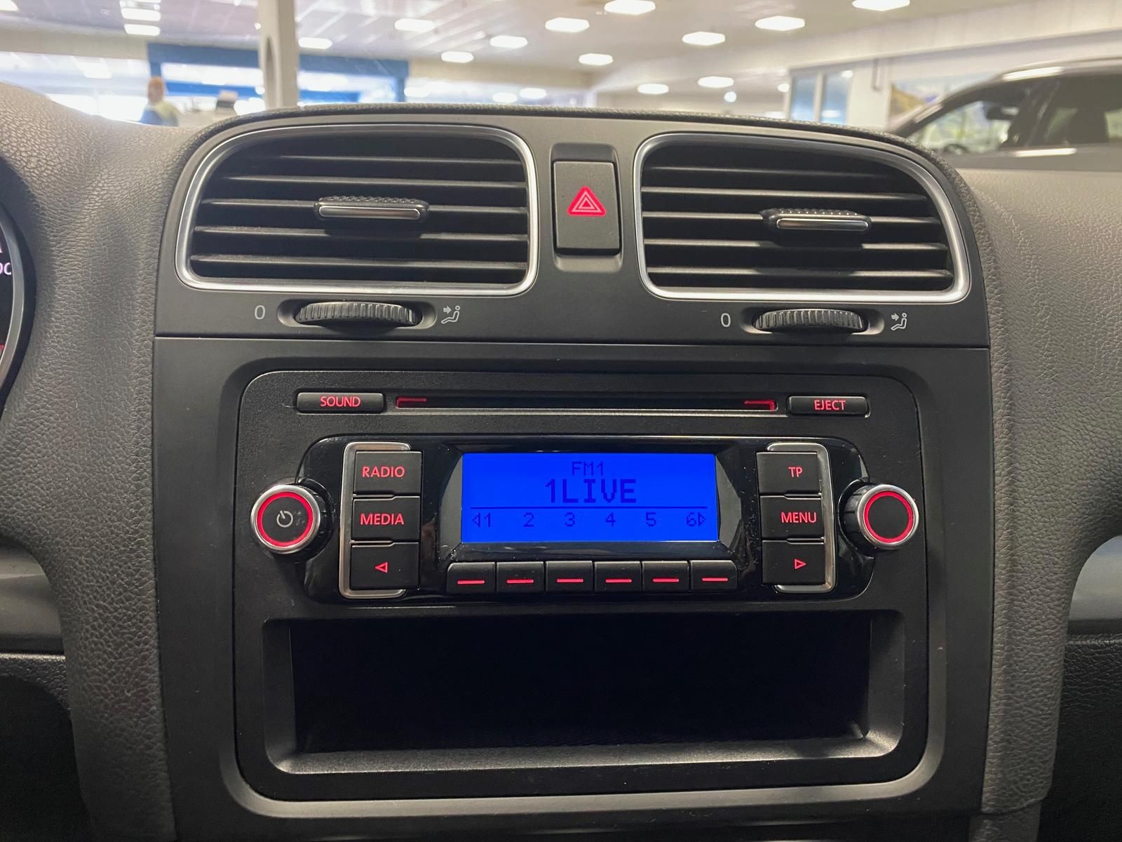 Fahrzeugabbildung Volkswagen Golf 1.4Trendline+KLIMA+ALWETTER+SCHECKHEFT+HU