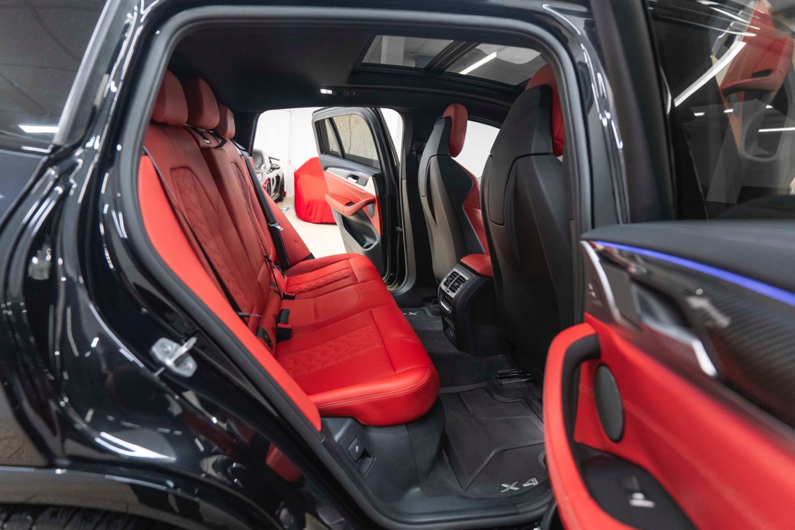 Fahrzeugabbildung BMW X4 M COMPETITION ACC H&K HUD LED 360°