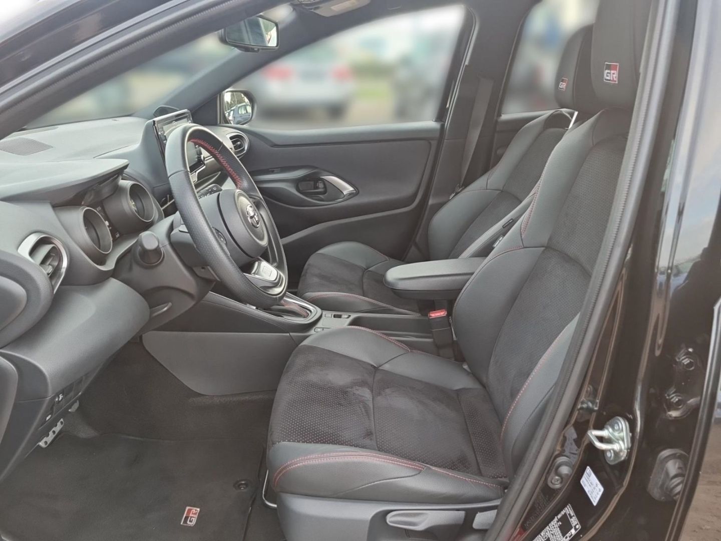 Fahrzeugabbildung Toyota Yaris GR Sport ALCANTARA+LED+SHZ+ACAA+KAMERA