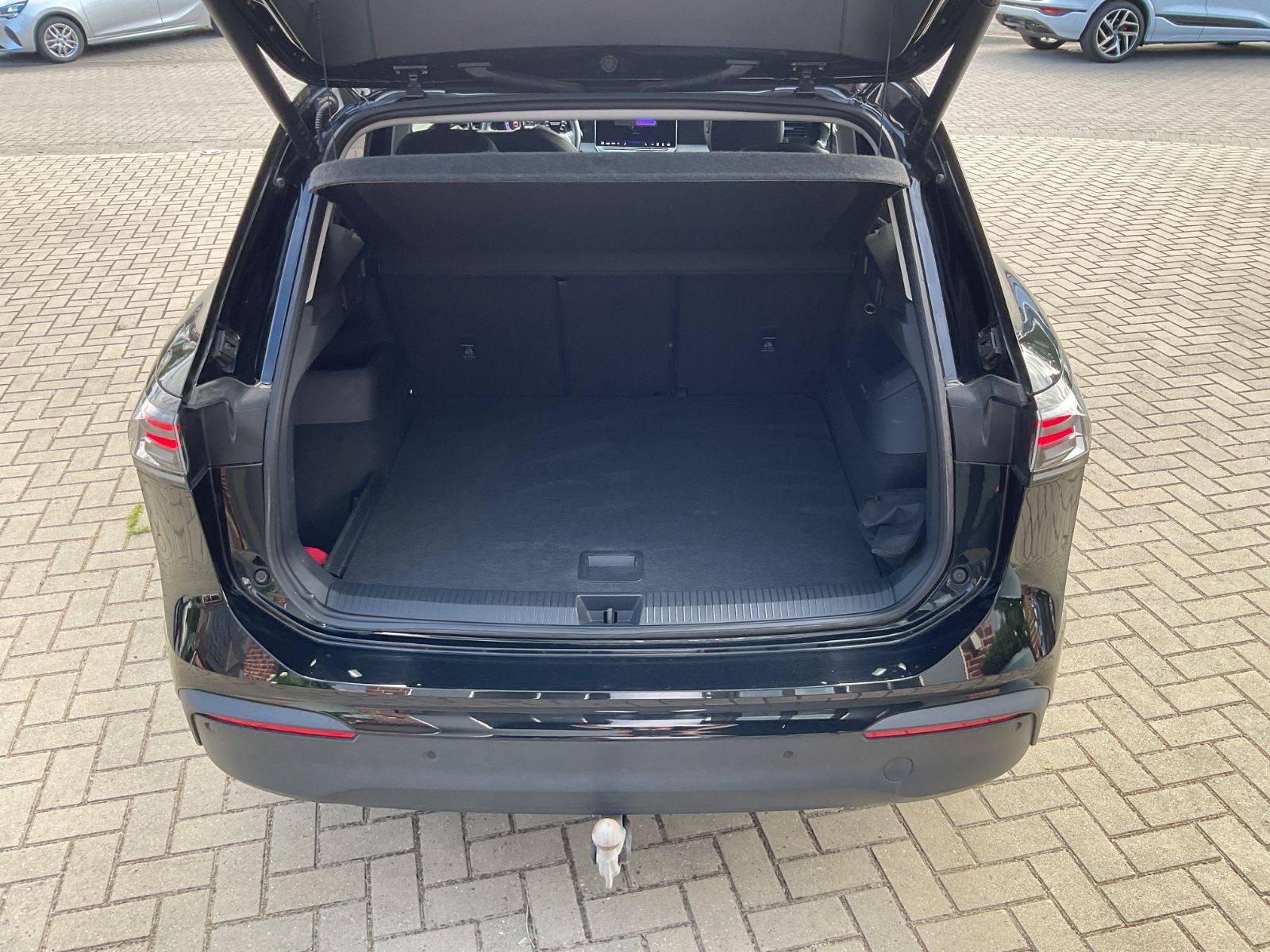 Fahrzeugabbildung Volkswagen Tiguan 2.0 TDI ENERGY,AHK,Navi,IQLight,Kamera