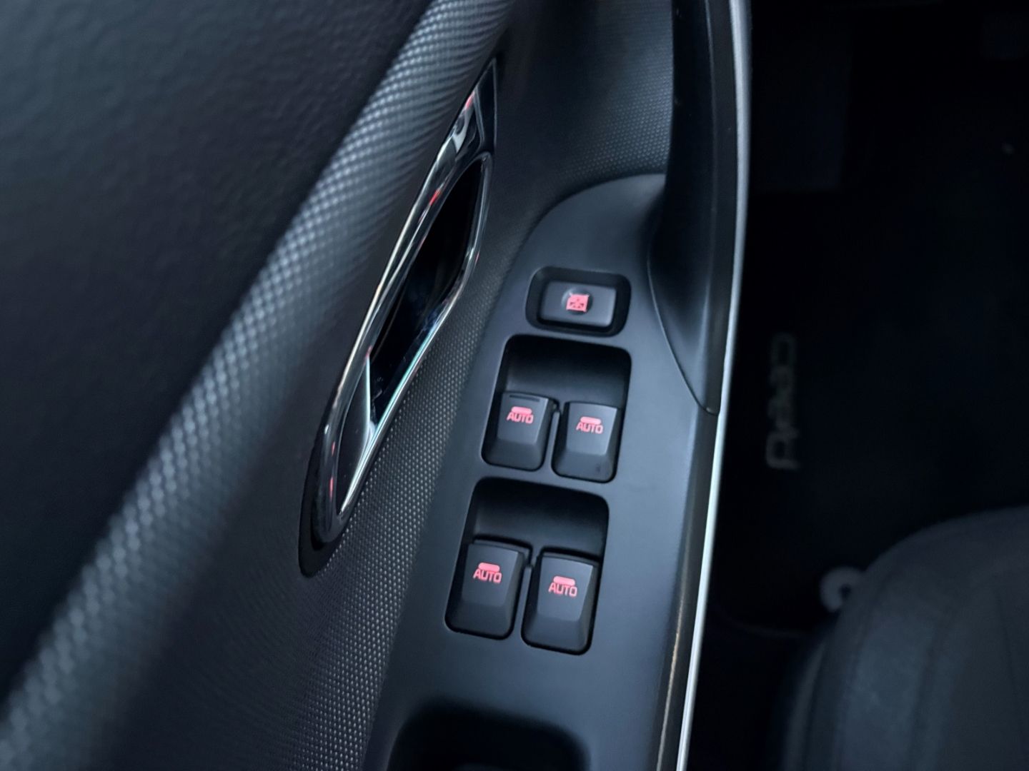 Fahrzeugabbildung Kia Ceed FIFA World Cup Edition Navi Mehrzonenklima