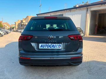 Volkswagen Tiguan - 5