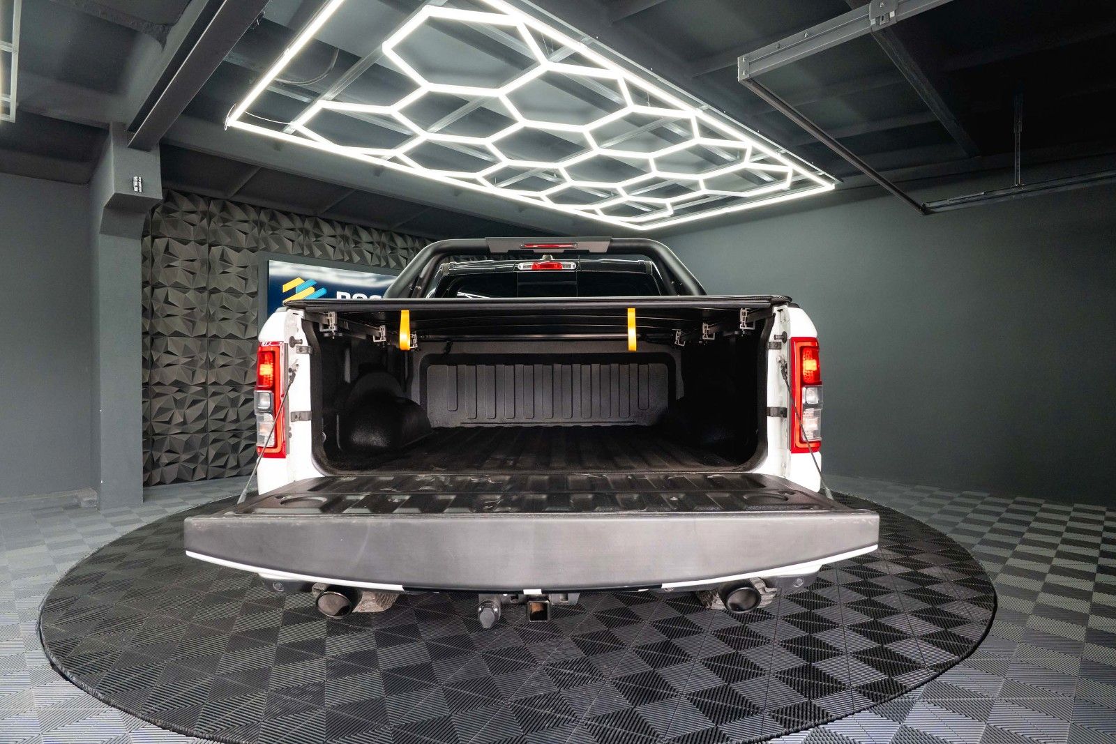 Fahrzeugabbildung Dodge RAM 5.7 V8 HEMI OFFROAD Night Limited 19% LED