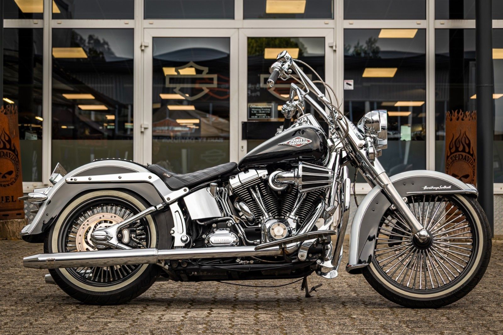 Fahrzeugabbildung Harley-Davidson FLSTC Heritage Classic Twin Cam 96 cui - Chicano