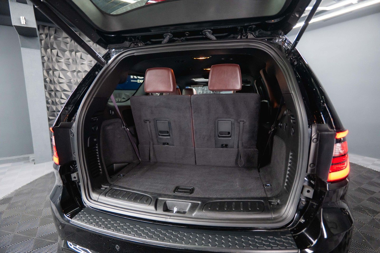 Fahrzeugabbildung Dodge Durango 5.7 V8 R/T 4x4 Night-Paket SRT TRACK PAK