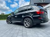 BMW X5 2011 3.0 D - BMW 520 SUV