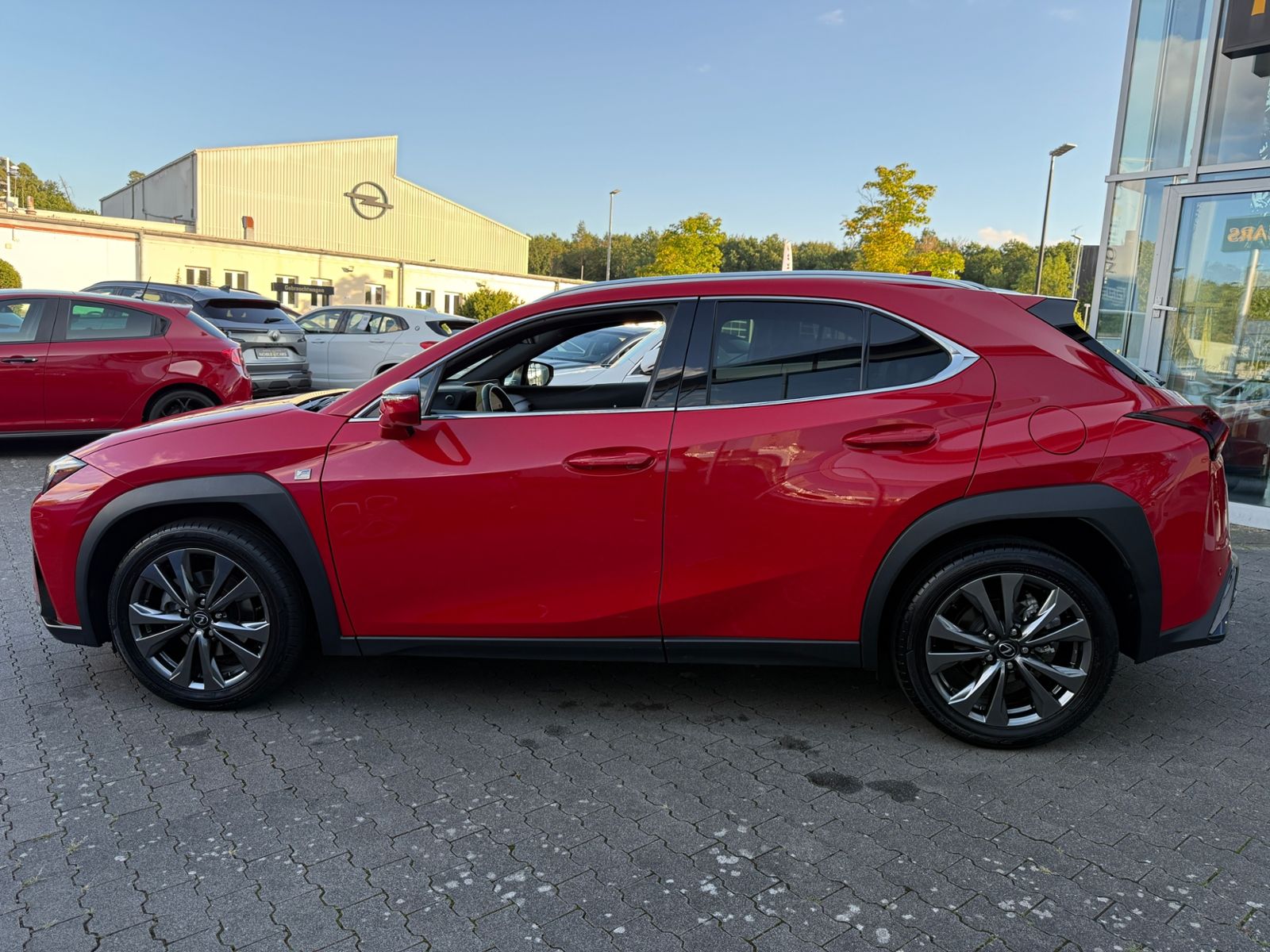 Fahrzeugabbildung Lexus UX 300 h F Sport Design LED NAV ACC RFK SHZ