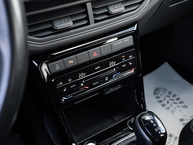 T-Cross R-Line 1,5l TSI DSG RFK Navi IQ Drive