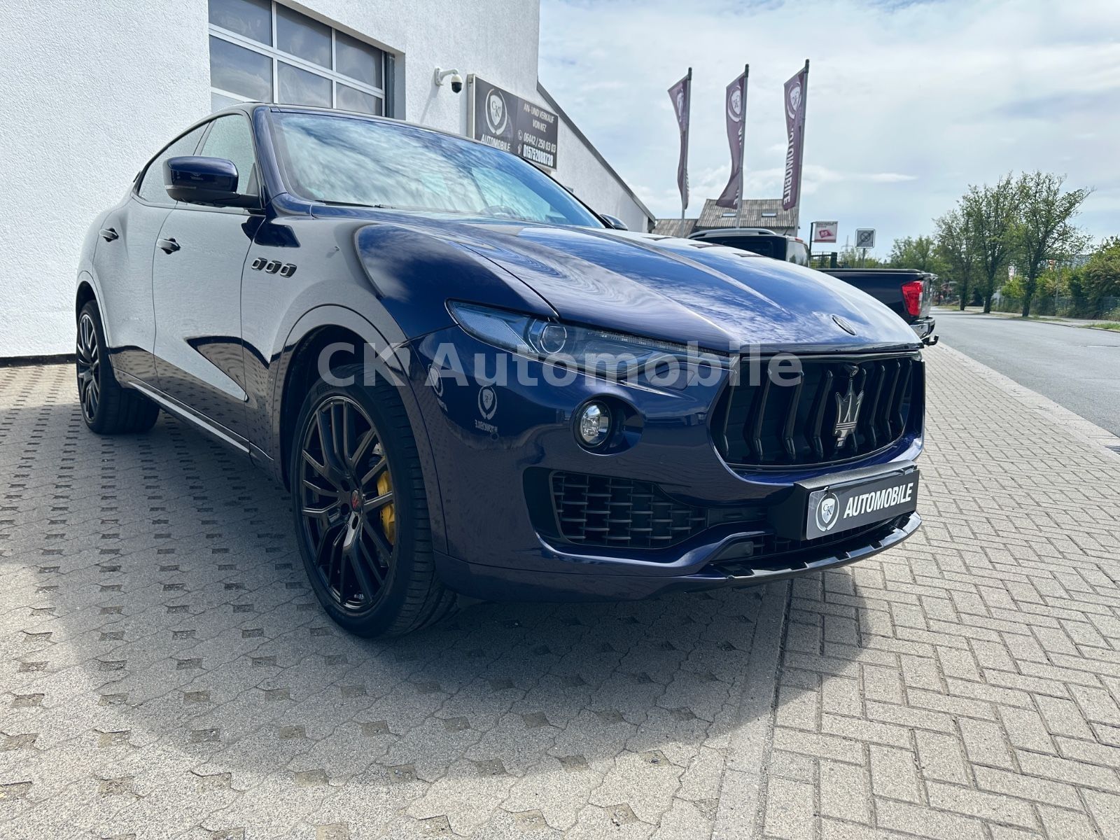 Fahrzeugabbildung Maserati Levante GranLusso S Q4/Navi/Pano/LED/360°Kam.