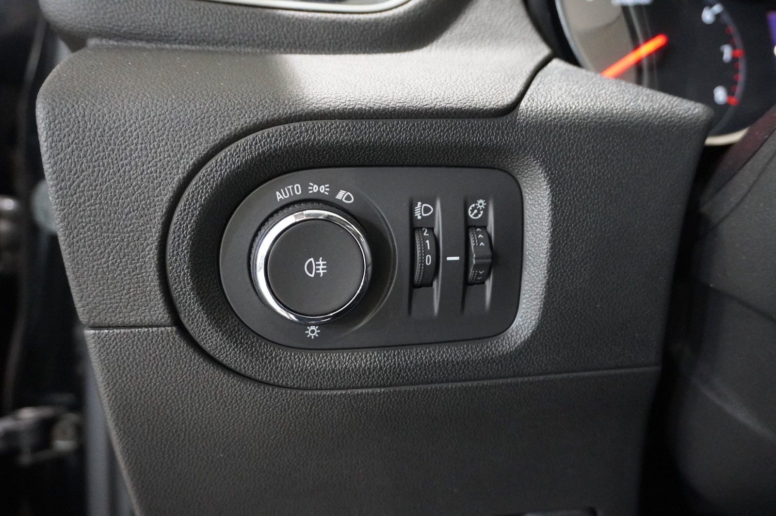 Fahrzeugabbildung Opel Grandland (X) 1.5D BUSINESS NAVI/LED/KAMERA/DAB+