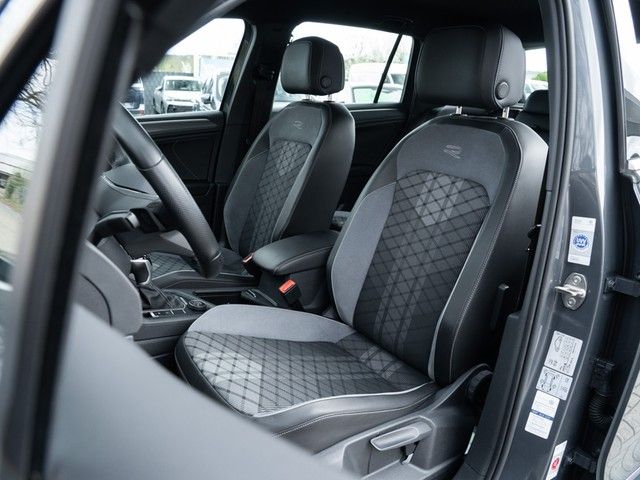Tiguan R-Line TDI DSG 4M. AHK LED NAV Kamera
