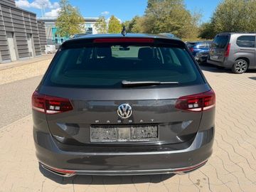 Volkswagen Passat Variant - 12