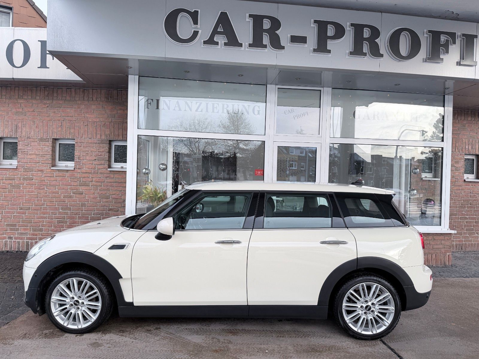 Fahrzeugabbildung MINI COOPER Clubman Autom. Navi/LED/Allwetter/PDC