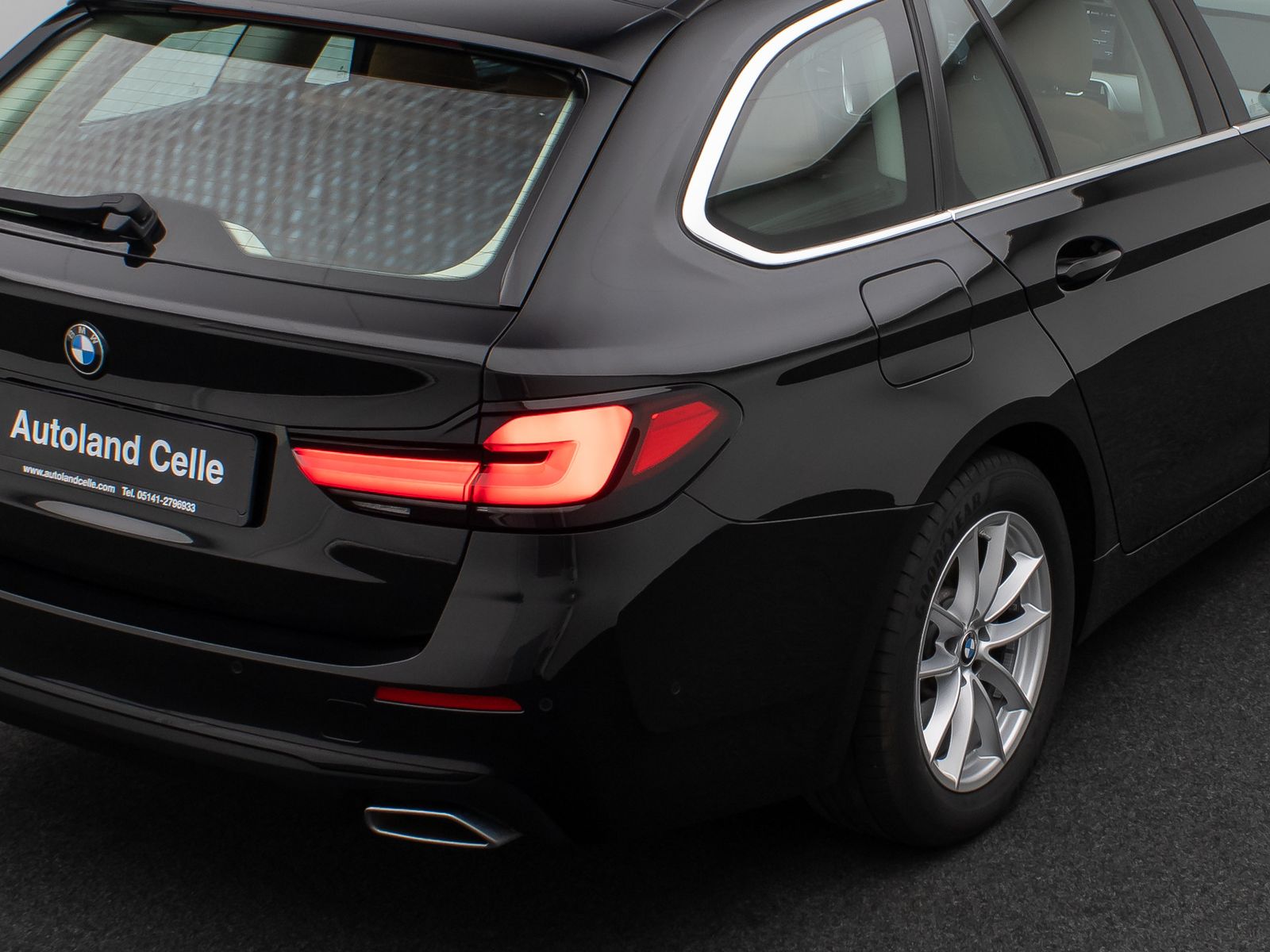 Fahrzeugabbildung BMW 540i xD Laser HUD DAB HiFi AHK Komfort Alarm
