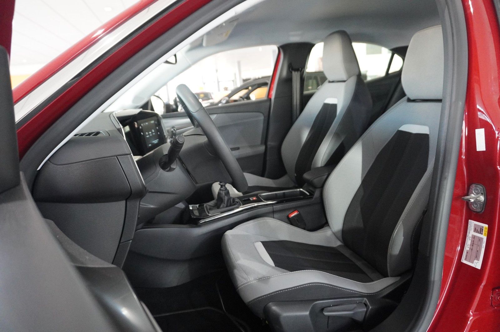 Fahrzeugabbildung Opel Mokka ELEGANCE 1.2T NAVI/LED/KAMERA/SPORT/VIRT.