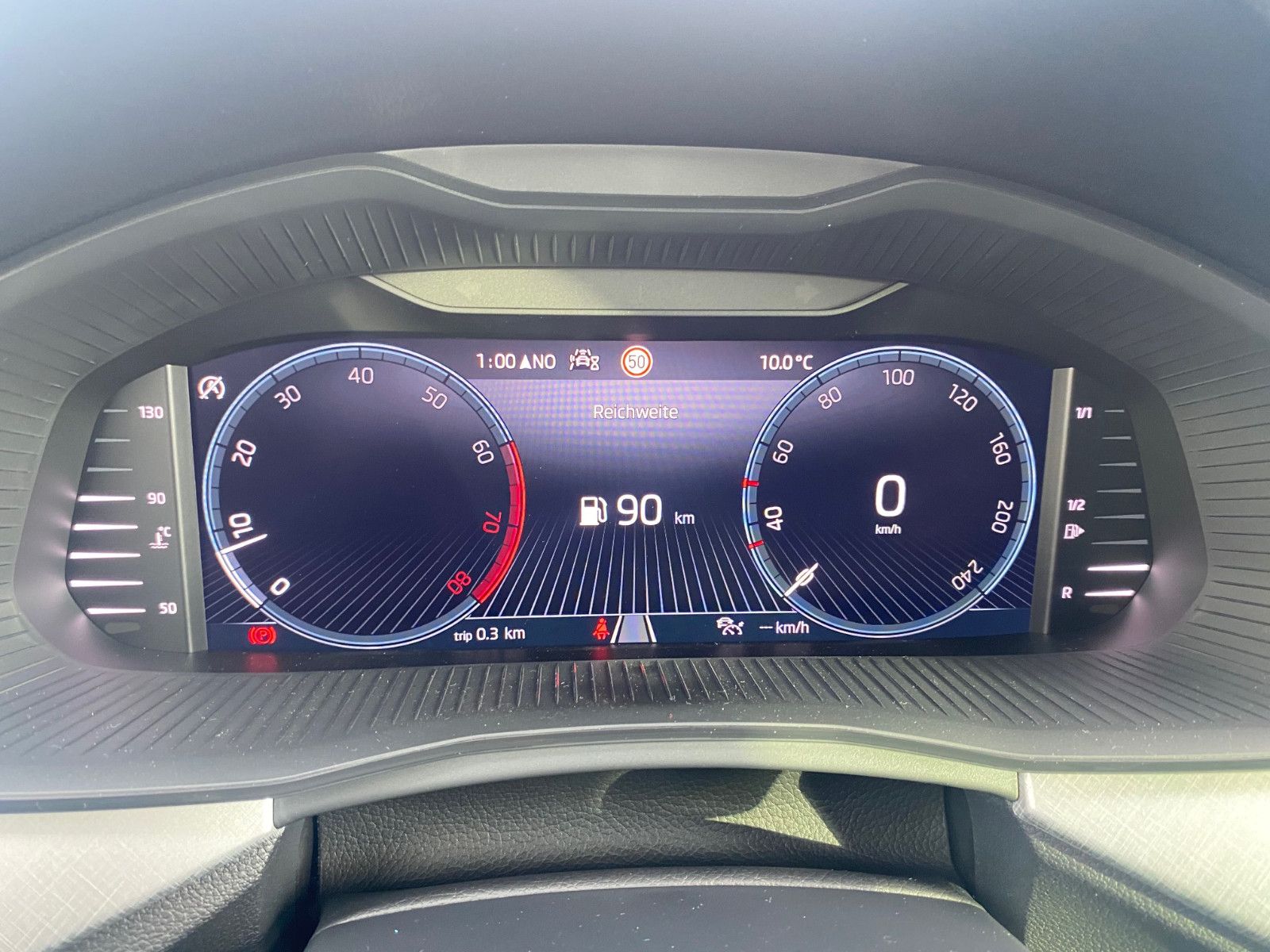 Fahrzeugabbildung SKODA Kamiq 1.5l TSI ACT TOUR *LED*NAV*ACC*KAMERA*PDC*