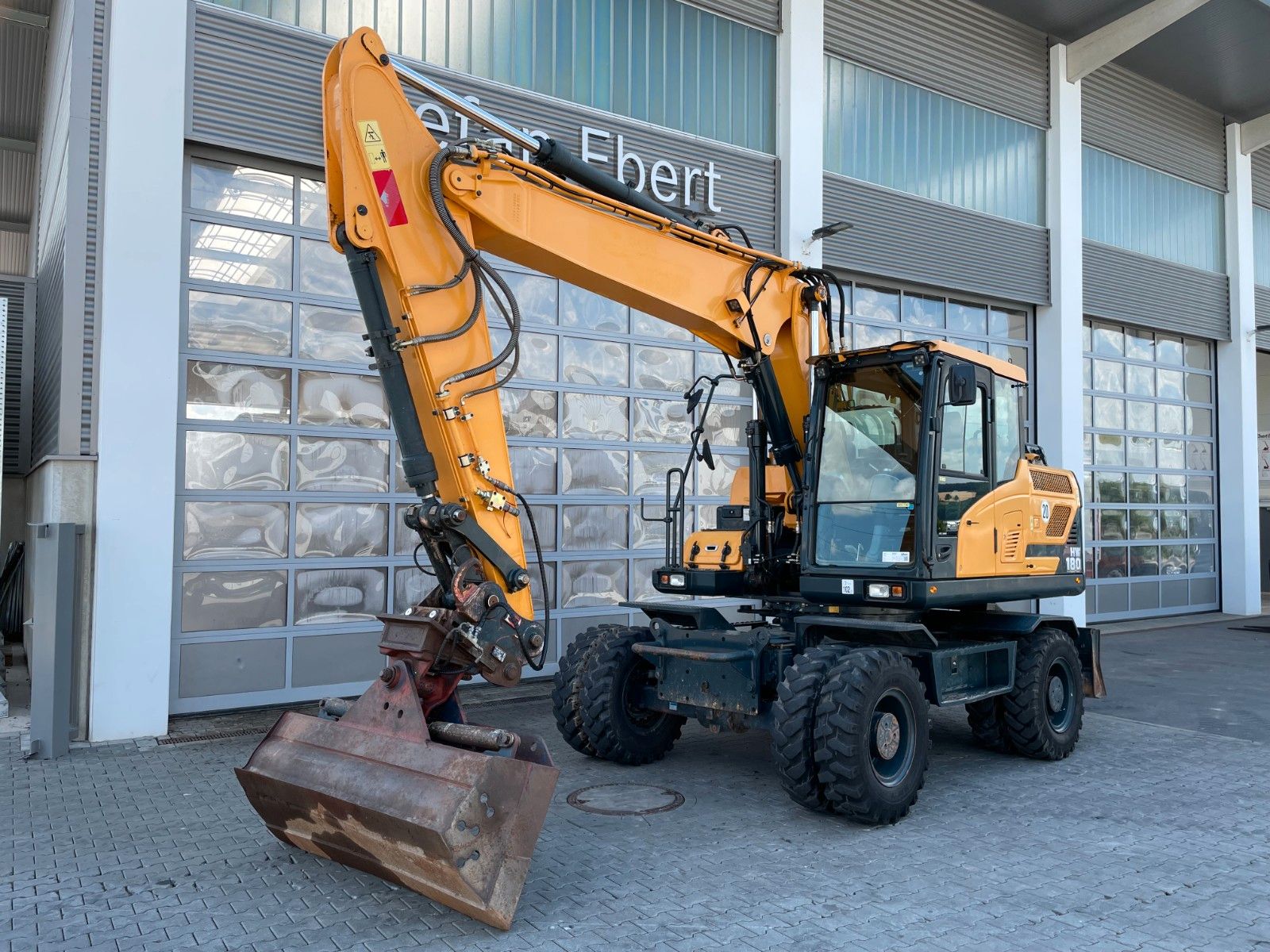 Fahrzeugabbildung Hyundai HW 180 / 3.054h / hydr. Grabenräumer / Klima