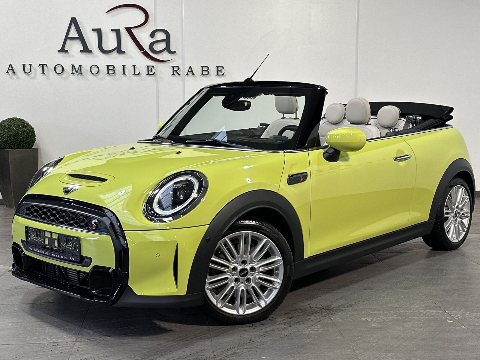 Fahrzeugabbildung MINI Cooper S Cabrio Classic Trim NAV+LED+HEAD-UP+KAM