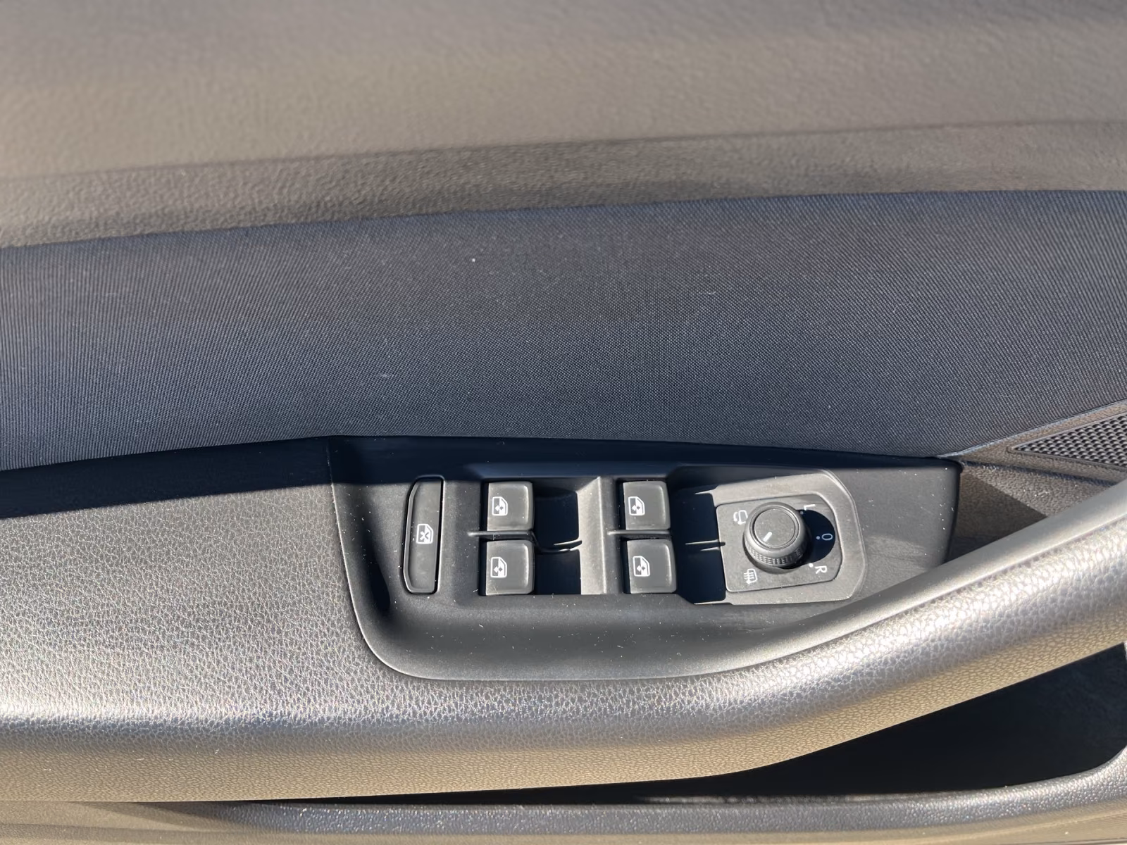 Volkswagen Passat 1.5 TSI DSG Business AHK Navi LE, миниатюра 7
