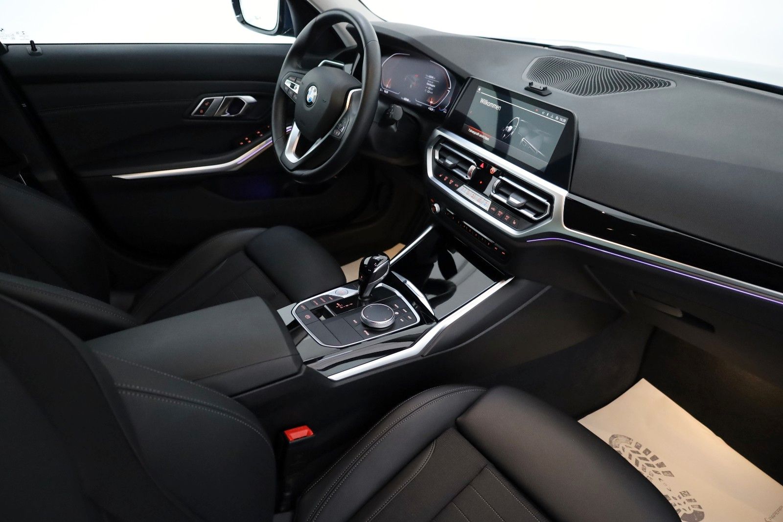 Fahrzeugabbildung BMW 330d xDrive Touring Sport Line T.Leder,Navi,LED