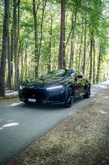 Ferrari Purosangue - schwarze Ferrari Purosangue