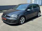 Volkswagen Golf VII Lim. GTI BMT Motor 2,0 Ltr - Volkswagen in Düsseldorf