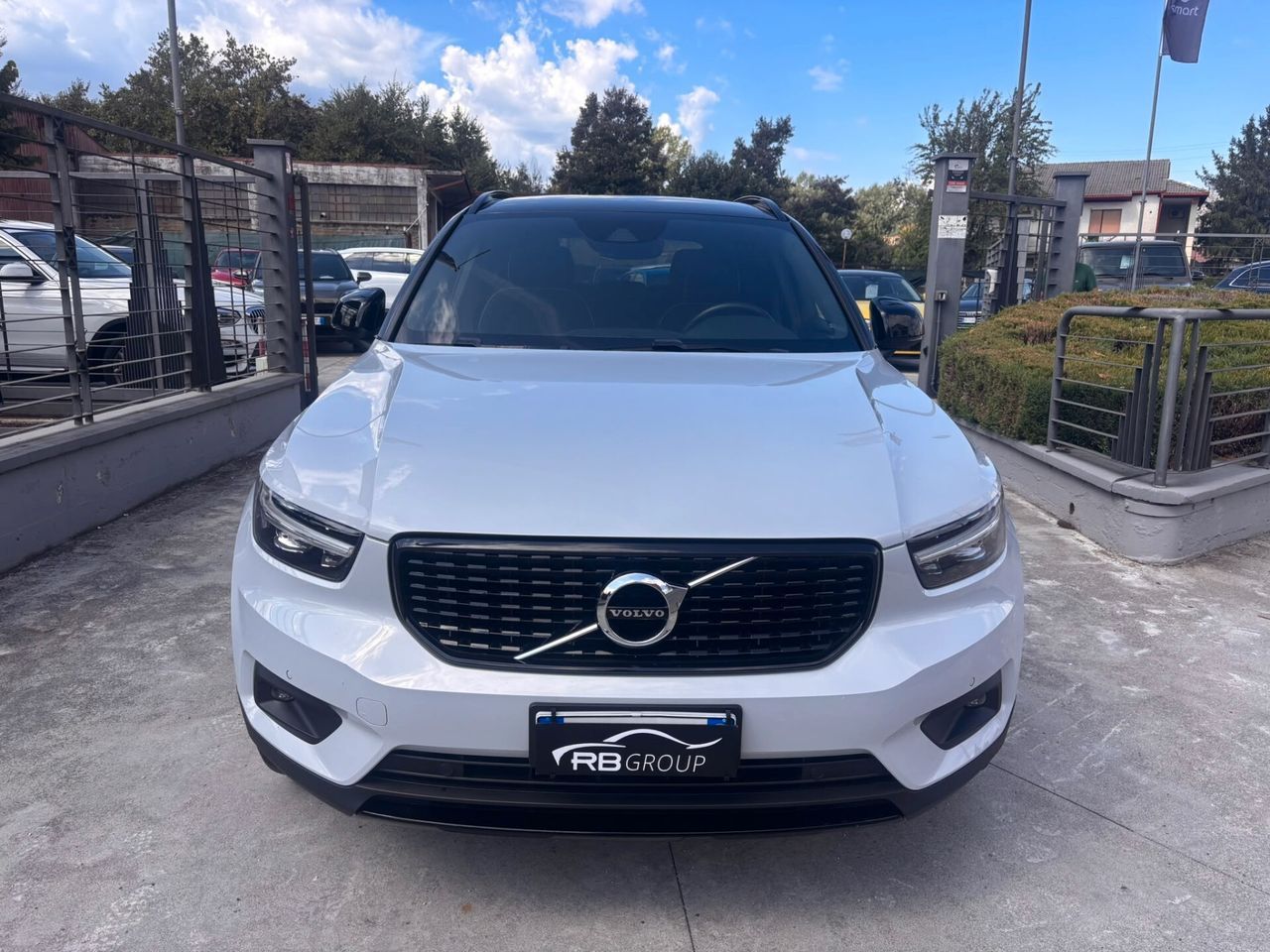 Volvo XC40 D3 R-design imagem 2
