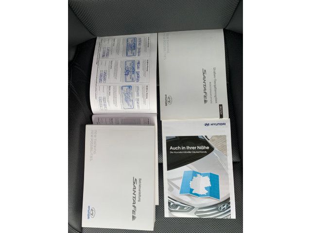 Fahrzeugabbildung Hyundai SANTA FE 2.2 CRDi DPF Style blue 4WD Navi Leder