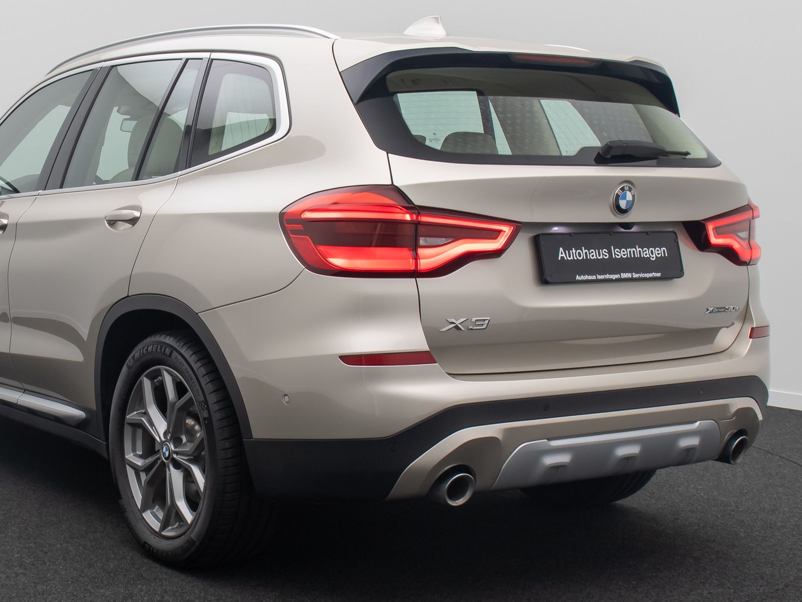 Fahrzeugabbildung BMW X3 xD30e xLine HUD 360°DAB Alarm HiFi Individual