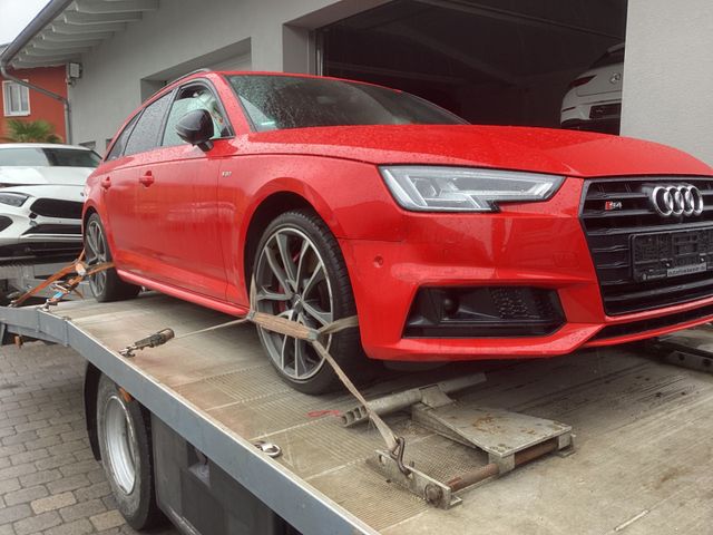 Audi S4 Avant 3.0 TFSI quattro