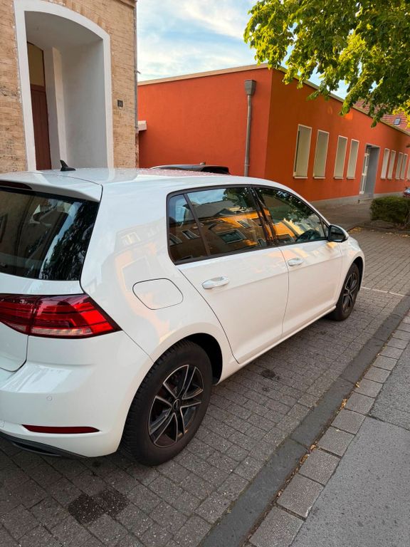 Image of Volkswagen Golf