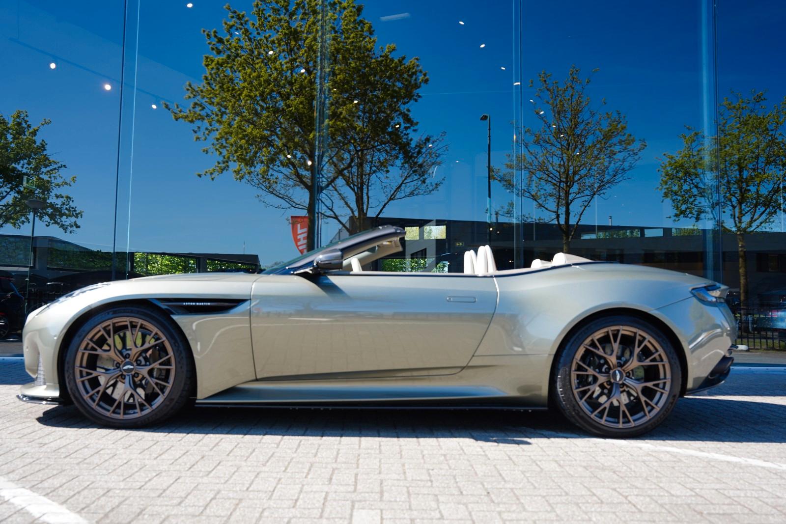 Aston Martin DB12 4.0 V8 Volante Carbon NEW SERVICE