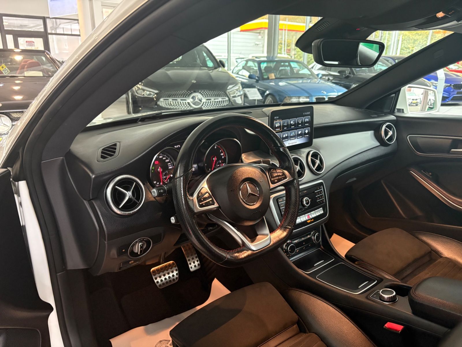 Fahrzeugabbildung Mercedes-Benz CLA 200 *AMG-Line*